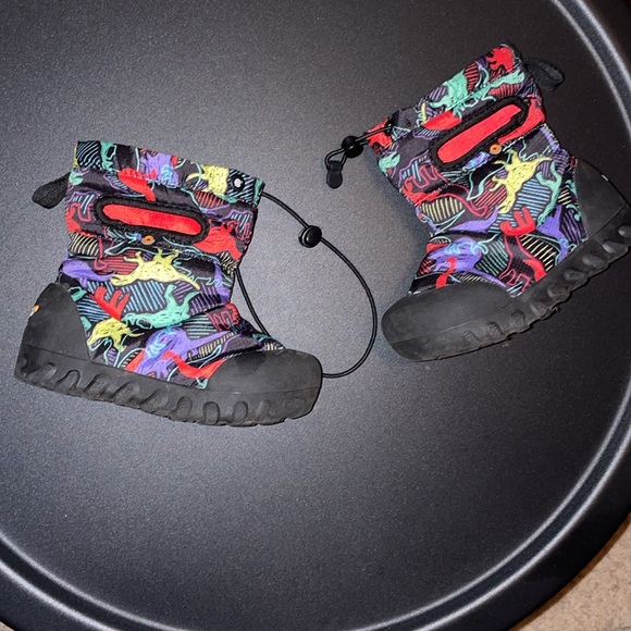 Baby/Toddler BOGS DINO BOOTS SIZE 9 in very good condition! - Picture 5 of 5